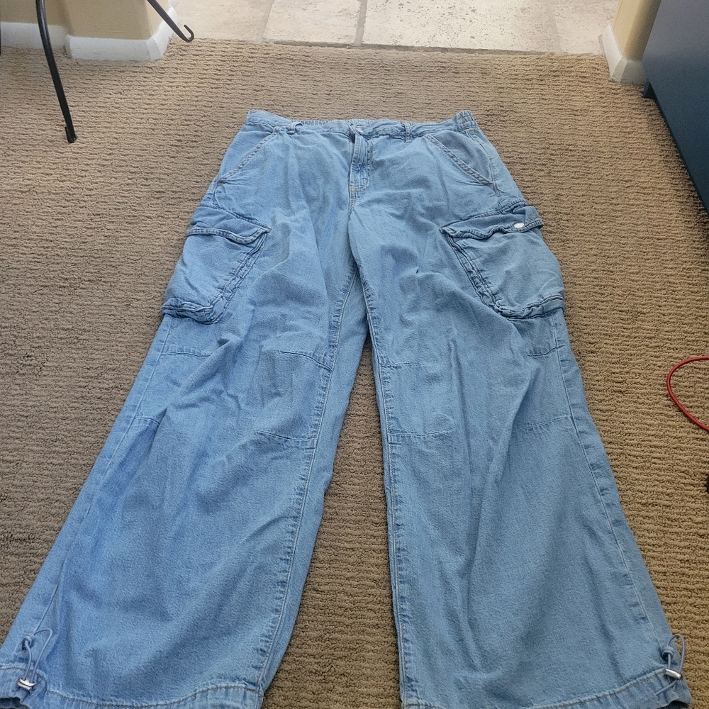 Gap Mid Rise Wide Leg Baggy Cargo Light Jeans, Size 31/12 Loose Fit Pockets. - Picture 6 of 16